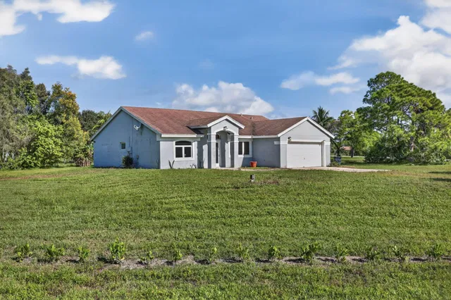 Residence photo 3