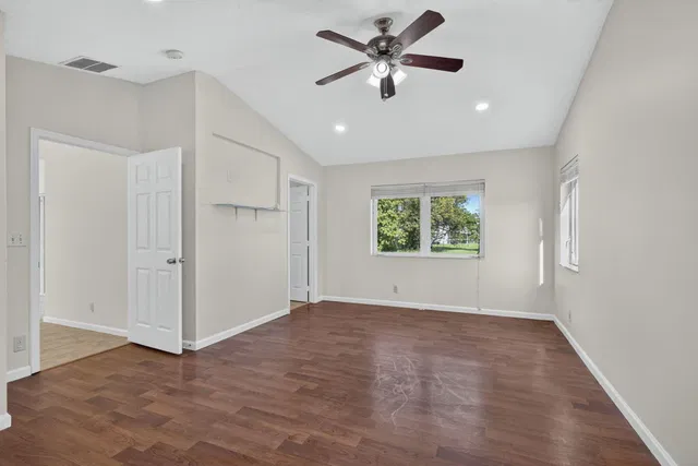Residence photo 28