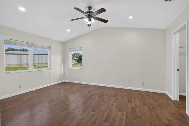 Residence photo 30