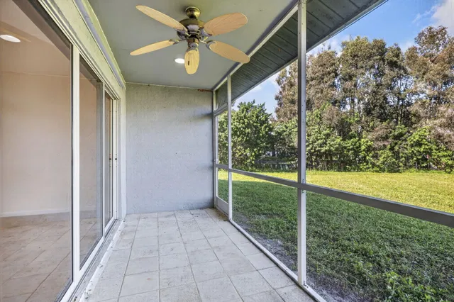Residence photo 45