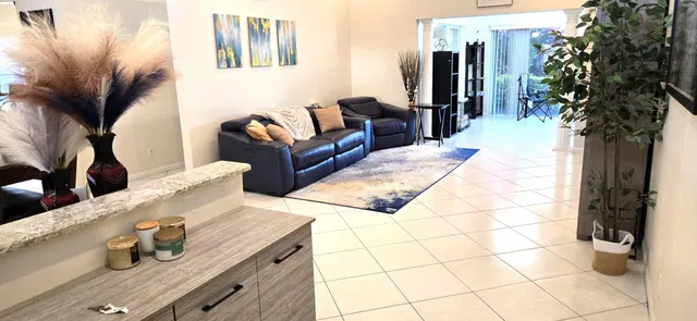 Residence photo 24