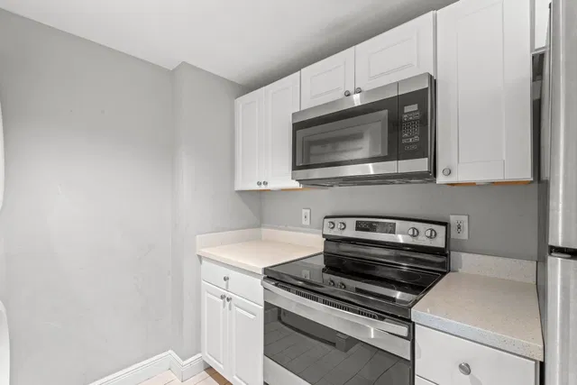 Unit 322 photo 5