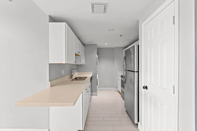 Unit 322 photo 6