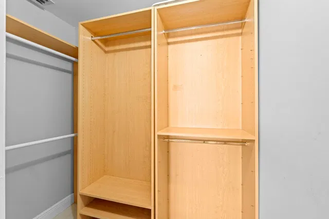 Unit 322 photo 14