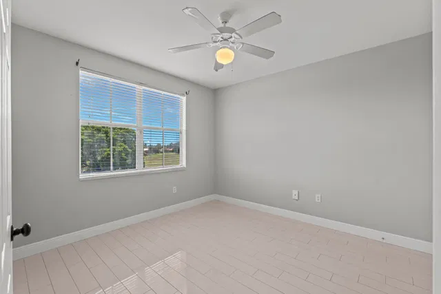 Unit 322 photo 20