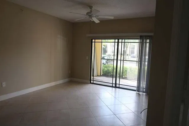 Unit 106 photo 4