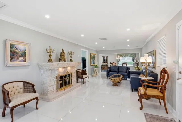 Residence photo 5