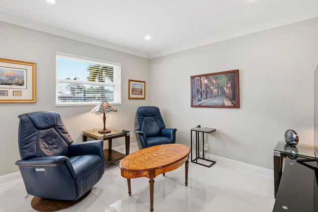 Residence photo 19