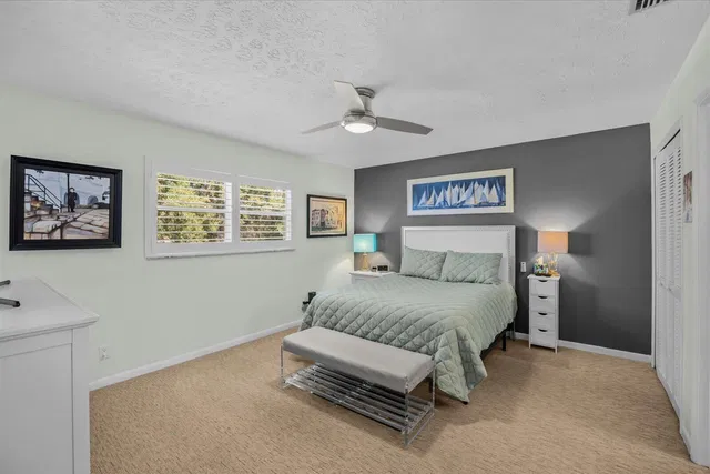 Residence photo 12