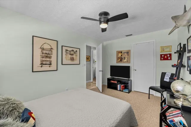 Residence photo 19