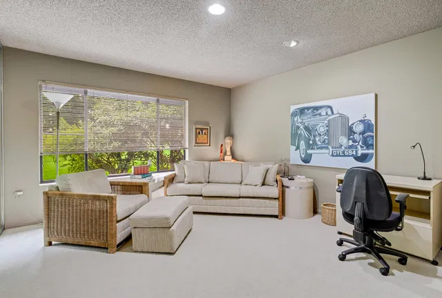 Residence photo 26