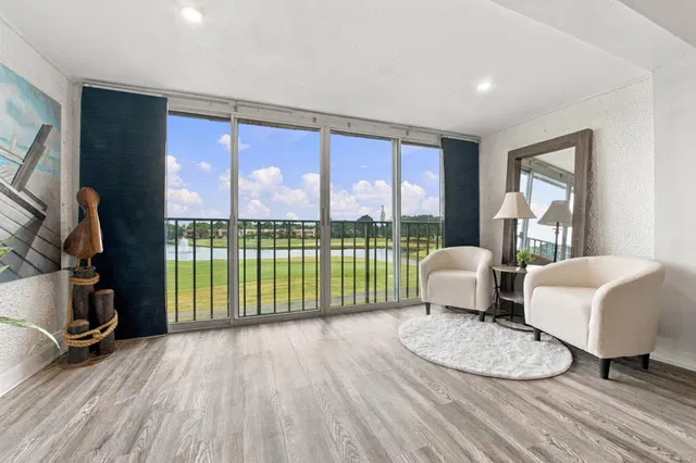  Unit 303 photo 17