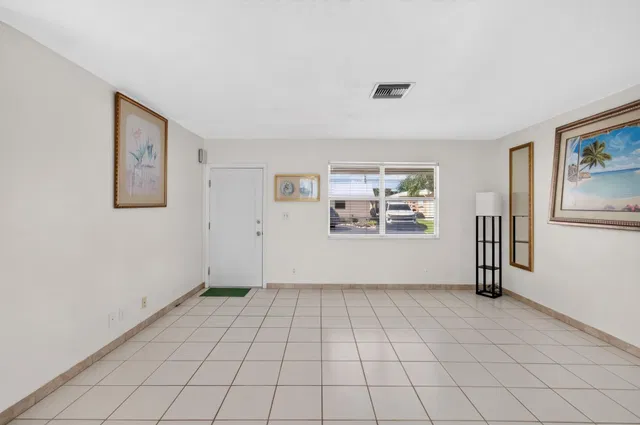 Residence photo 2