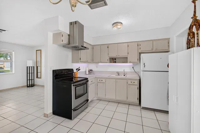 Residence photo 6