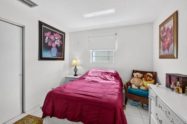 Residence photo 16