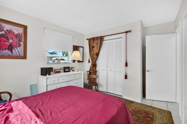 Residence photo 17
