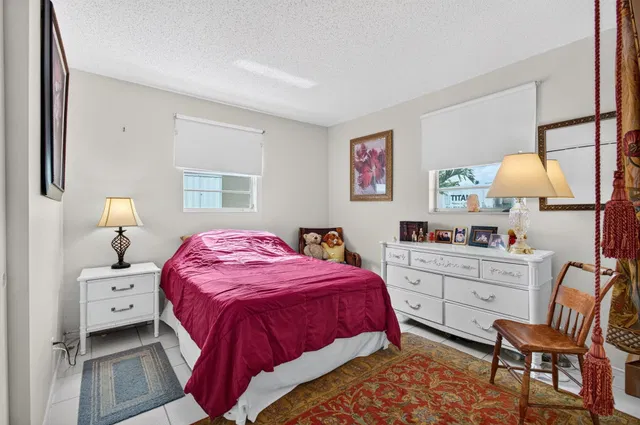 Residence photo 18
