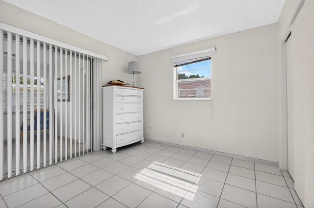 Residence photo 25