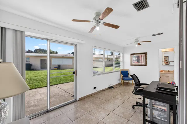 Residence photo 30