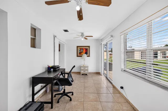 Residence photo 34