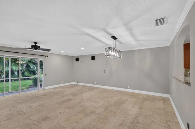  Residence photo 9