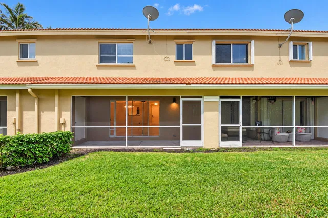  Residence photo 18