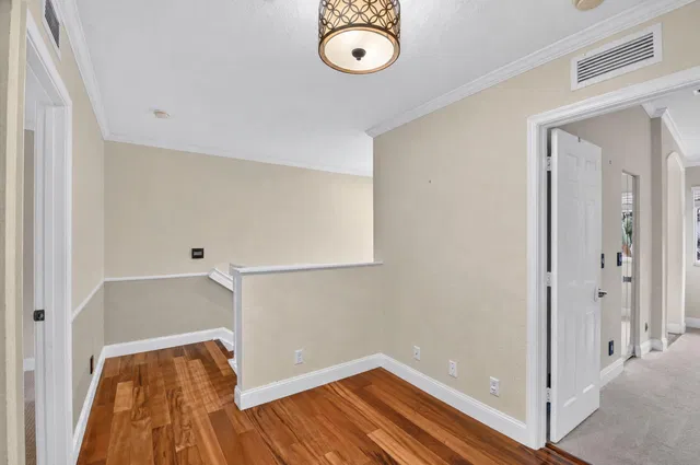  Residence photo 36
