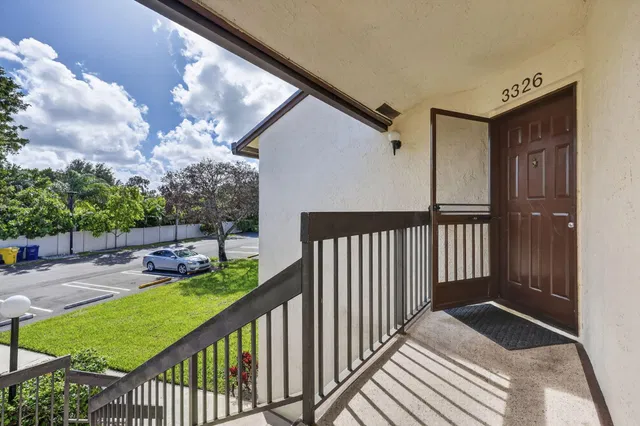 Residence photo 4