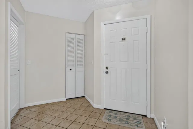  Residence photo 5