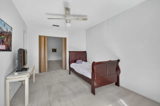  Residence photo 8