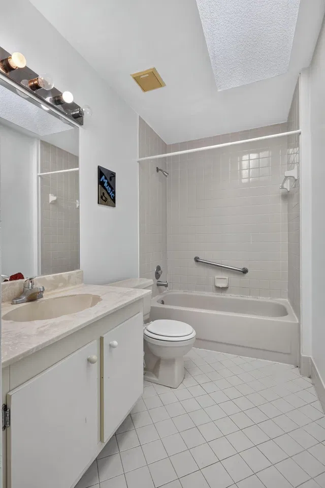  Residence photo 12