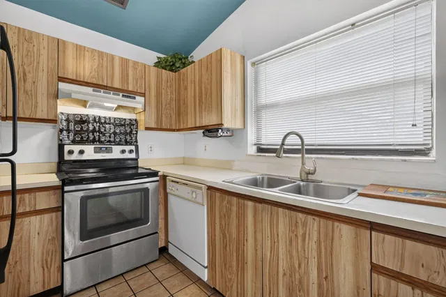  Residence photo 26