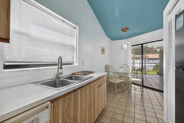  Residence photo 27