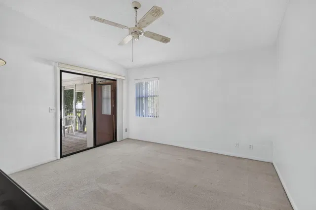  Residence photo 30
