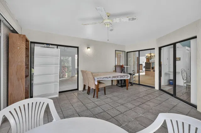  Residence photo 42