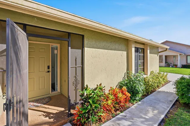 Residence photo 5