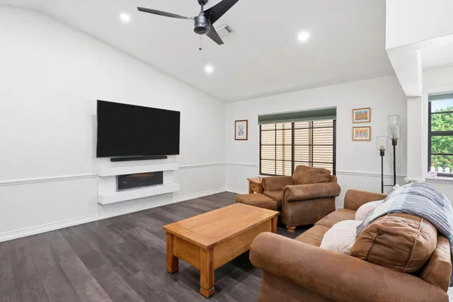 Residence photo 9