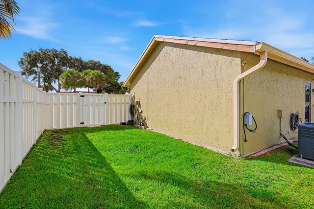 Residence photo 30