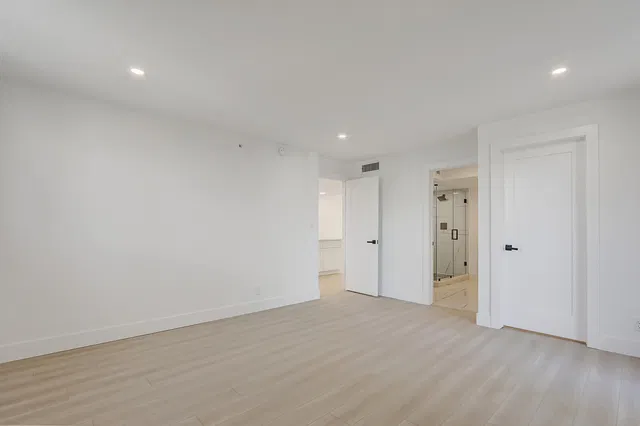 Unit T1 photo 7
