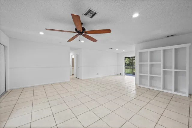  Residence photo 26