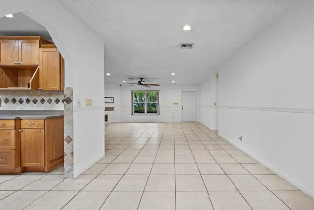  Residence photo 32