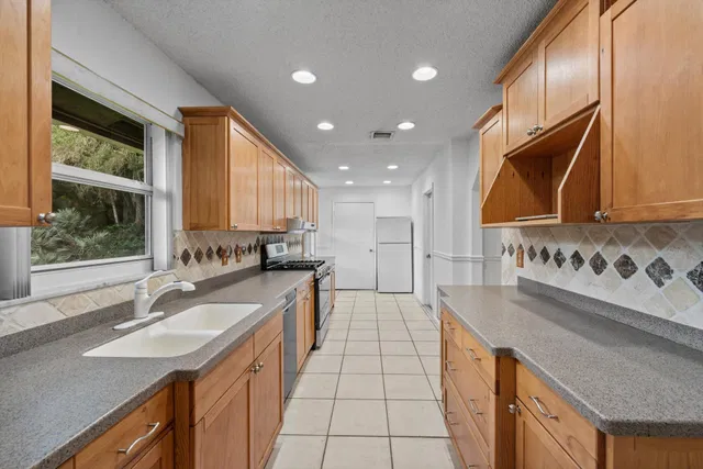 Residence photo 33