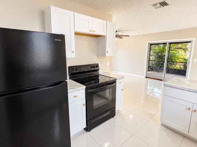 Residence photo 4
