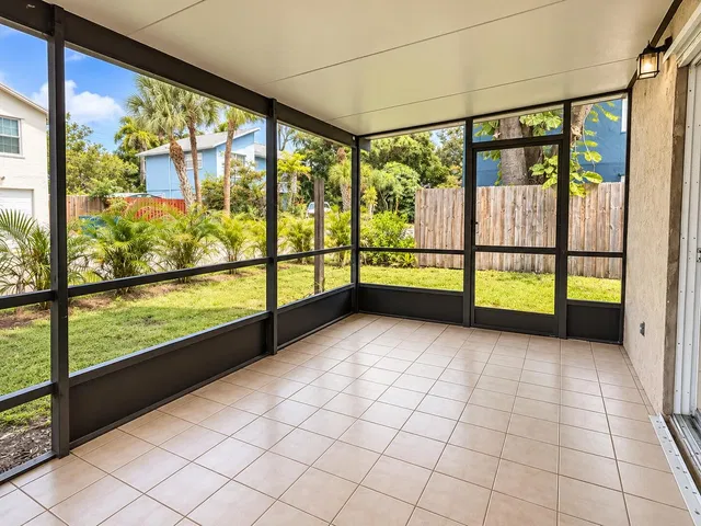  Residence photo 6