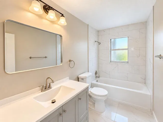  Residence photo 9