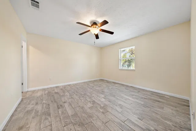  Residence photo 24