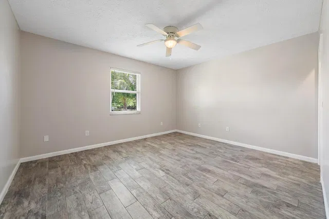  Residence photo 27