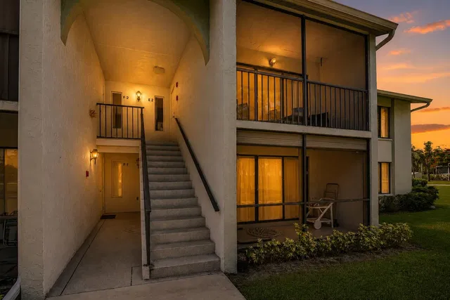Unit E2 photo 2
