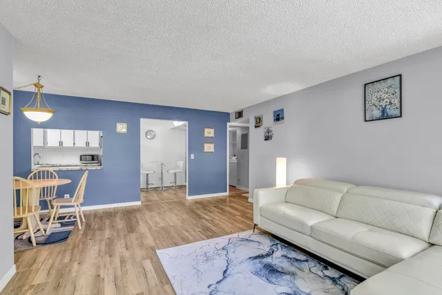 Unit E2 photo 6