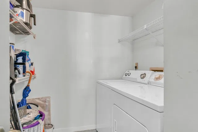 Unit E2 photo 13
